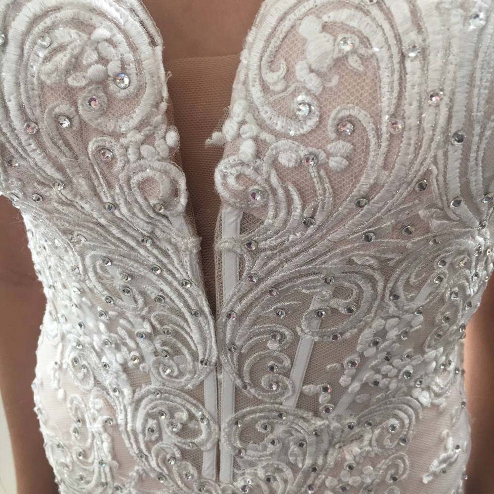 Stunning custom made gown - Picture 5 of 6